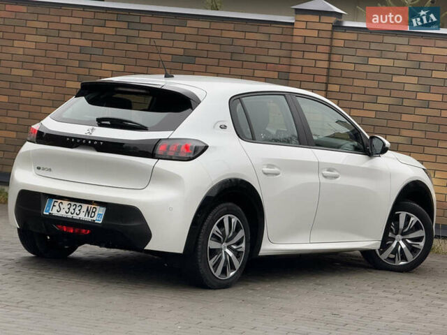 Белый Пежо e-208, объемом двигателя 0 л и пробегом 17 тыс. км за 14799 $, фото 11 на Automoto.ua
