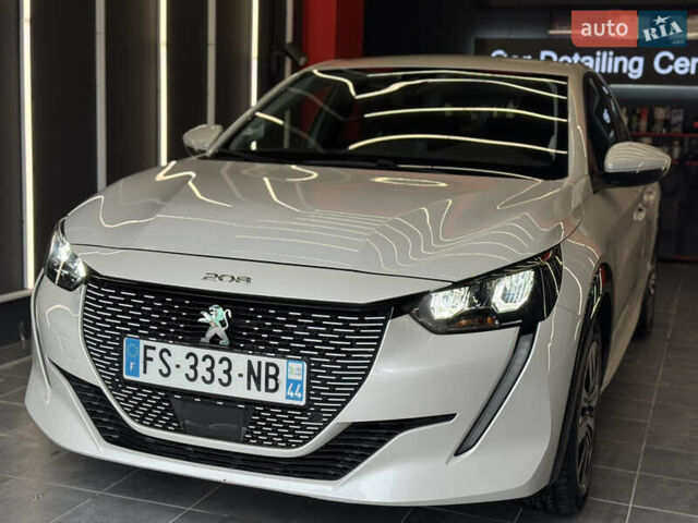 Белый Пежо e-208, объемом двигателя 0 л и пробегом 17 тыс. км за 14500 $, фото 6 на Automoto.ua