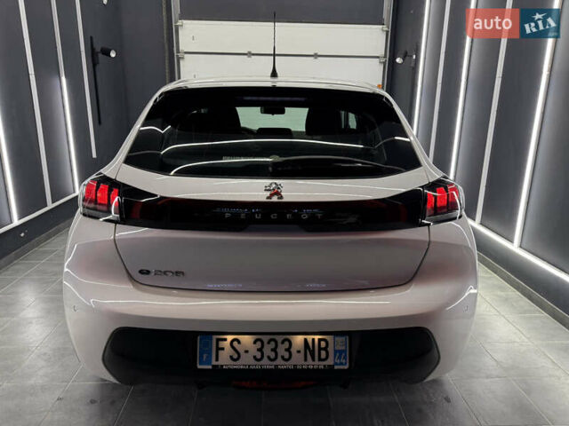 Белый Пежо e-208, объемом двигателя 0 л и пробегом 17 тыс. км за 14500 $, фото 5 на Automoto.ua