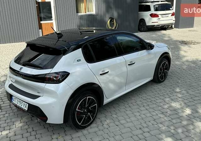 Белый Пежо e-208, объемом двигателя 0 л и пробегом 45 тыс. км за 16500 $, фото 32 на Automoto.ua