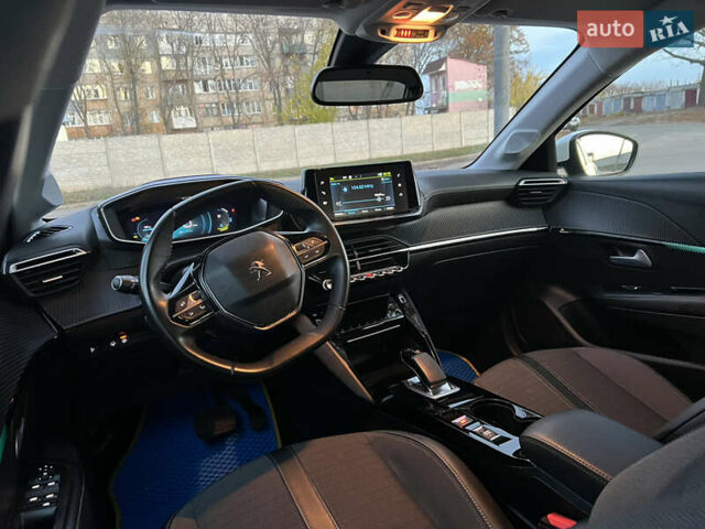 Белый Пежо e-208, объемом двигателя 0 л и пробегом 25 тыс. км за 14250 $, фото 5 на Automoto.ua