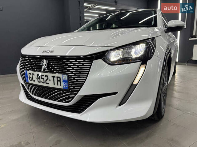 Белый Пежо e-208, объемом двигателя 0 л и пробегом 87 тыс. км за 13200 $, фото 2 на Automoto.ua