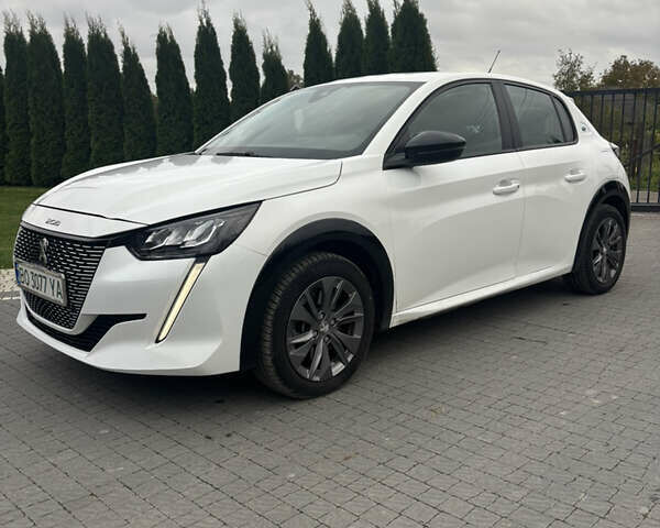 Белый Пежо e-208, объемом двигателя 0 л и пробегом 19 тыс. км за 14500 $, фото 2 на Automoto.ua