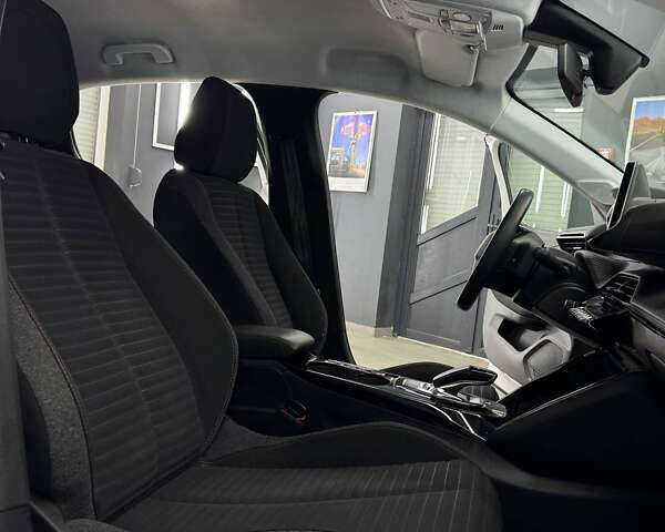 Белый Пежо e-208, объемом двигателя 0 л и пробегом 87 тыс. км за 13200 $, фото 24 на Automoto.ua