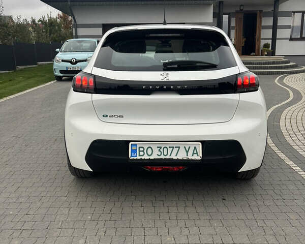 Белый Пежо e-208, объемом двигателя 0 л и пробегом 19 тыс. км за 14500 $, фото 5 на Automoto.ua