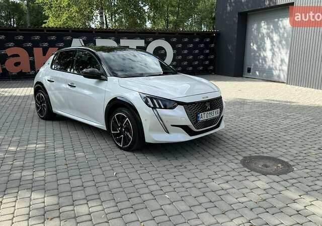 Белый Пежо e-208, объемом двигателя 0 л и пробегом 45 тыс. км за 16500 $, фото 43 на Automoto.ua