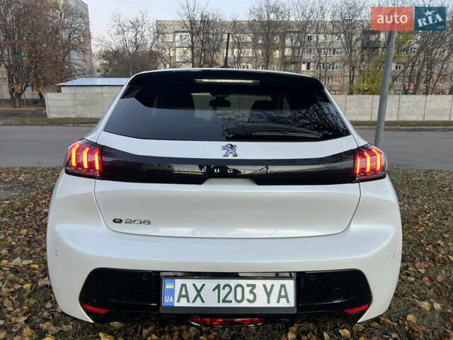 Белый Пежо e-208, объемом двигателя 0 л и пробегом 25 тыс. км за 14250 $, фото 3 на Automoto.ua