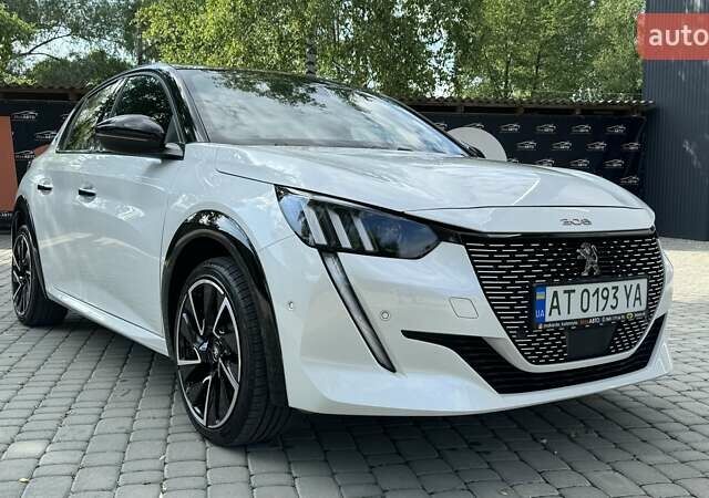 Белый Пежо e-208, объемом двигателя 0 л и пробегом 45 тыс. км за 16500 $, фото 34 на Automoto.ua