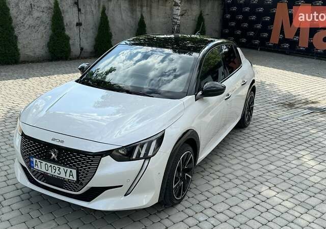 Белый Пежо e-208, объемом двигателя 0 л и пробегом 45 тыс. км за 16500 $, фото 29 на Automoto.ua