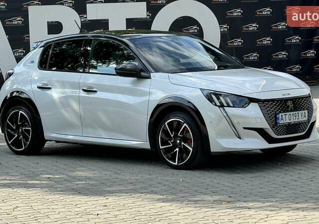 Белый Пежо e-208, объемом двигателя 0 л и пробегом 45 тыс. км за 16500 $, фото 8 на Automoto.ua