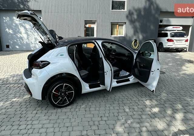 Белый Пежо e-208, объемом двигателя 0 л и пробегом 45 тыс. км за 16500 $, фото 20 на Automoto.ua