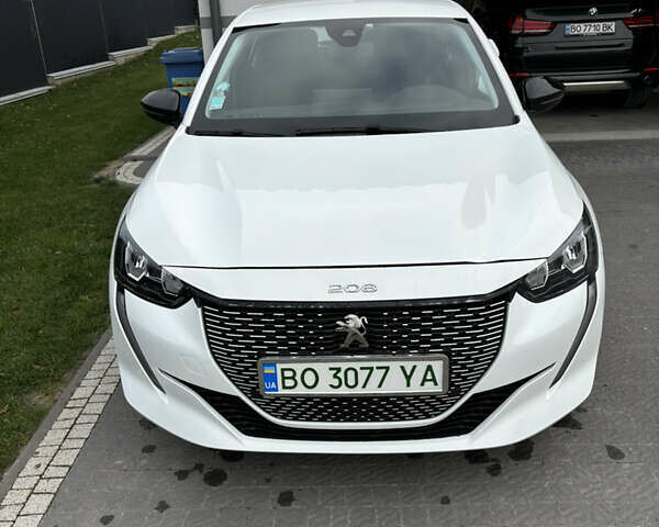 Белый Пежо e-208, объемом двигателя 0 л и пробегом 19 тыс. км за 14500 $, фото 11 на Automoto.ua