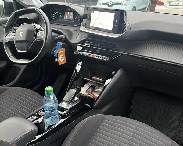 Белый Пежо e-208, объемом двигателя 0 л и пробегом 19 тыс. км за 14500 $, фото 8 на Automoto.ua