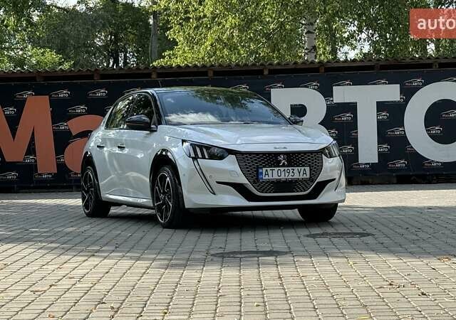 Белый Пежо e-208, объемом двигателя 0 л и пробегом 45 тыс. км за 16500 $, фото 2 на Automoto.ua