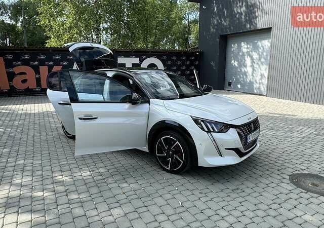 Белый Пежо e-208, объемом двигателя 0 л и пробегом 45 тыс. км за 16500 $, фото 27 на Automoto.ua