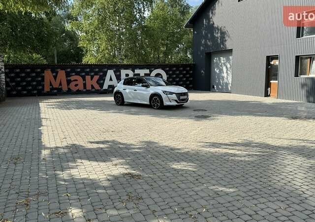 Белый Пежо e-208, объемом двигателя 0 л и пробегом 45 тыс. км за 16500 $, фото 7 на Automoto.ua
