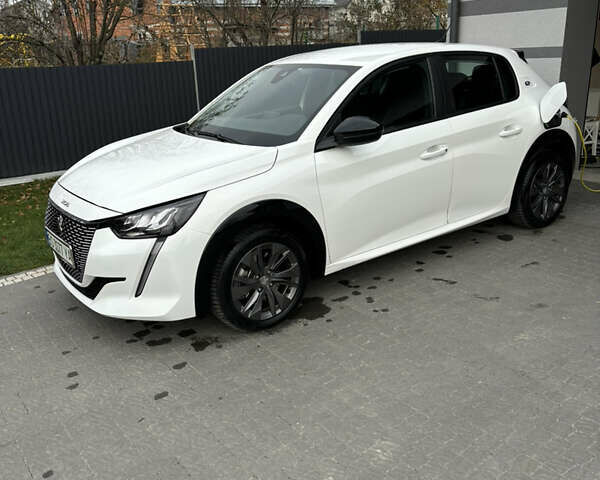 Белый Пежо e-208, объемом двигателя 0 л и пробегом 19 тыс. км за 14500 $, фото 12 на Automoto.ua