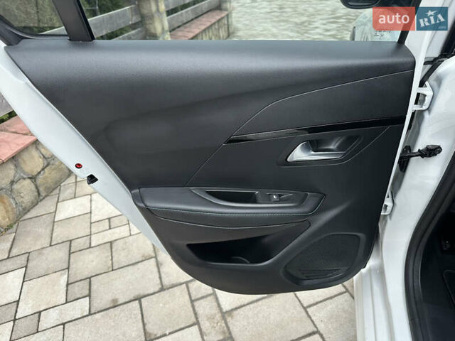 Белый Пежо e-208, объемом двигателя 0 л и пробегом 20 тыс. км за 15300 $, фото 19 на Automoto.ua