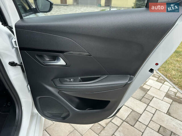 Белый Пежо e-208, объемом двигателя 0 л и пробегом 20 тыс. км за 15300 $, фото 24 на Automoto.ua