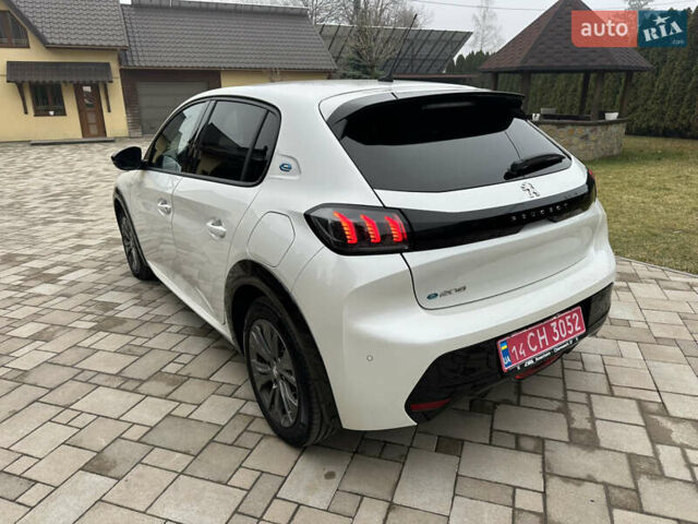 Белый Пежо e-208, объемом двигателя 0 л и пробегом 20 тыс. км за 15300 $, фото 11 на Automoto.ua