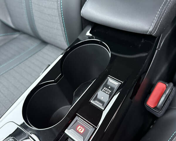 Белый Пежо e-208, объемом двигателя 0 л и пробегом 20 тыс. км за 15300 $, фото 34 на Automoto.ua