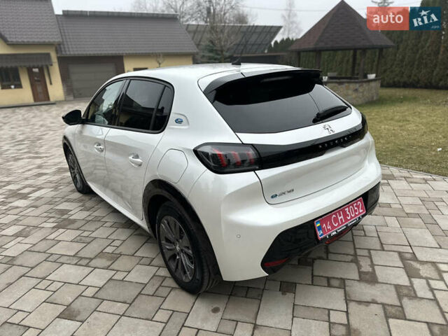 Белый Пежо e-208, объемом двигателя 0 л и пробегом 20 тыс. км за 15300 $, фото 3 на Automoto.ua