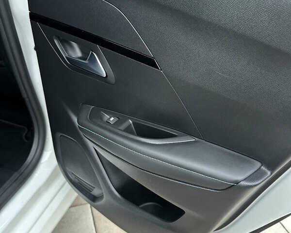 Белый Пежо e-208, объемом двигателя 0 л и пробегом 20 тыс. км за 15300 $, фото 25 на Automoto.ua