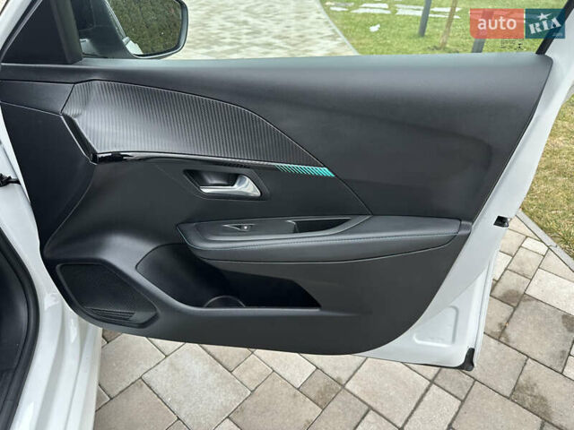 Белый Пежо e-208, объемом двигателя 0 л и пробегом 20 тыс. км за 15300 $, фото 28 на Automoto.ua