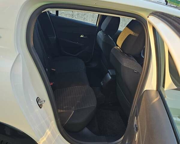 Білий Пежо e-208, об'ємом двигуна 0 л та пробігом 12 тис. км за 17700 $, фото 18 на Automoto.ua