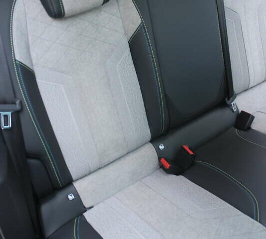 Чорний Пежо e-208, об'ємом двигуна 0 л та пробігом 78 тис. км за 15950 $, фото 60 на Automoto.ua