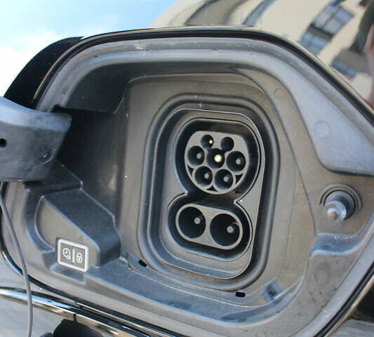 Чорний Пежо e-208, об'ємом двигуна 0 л та пробігом 78 тис. км за 15950 $, фото 40 на Automoto.ua