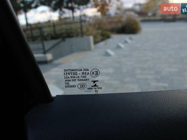 Чорний Пежо e-208, об'ємом двигуна 0 л та пробігом 78 тис. км за 15950 $, фото 43 на Automoto.ua