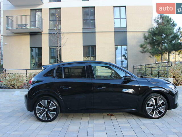 Чорний Пежо e-208, об'ємом двигуна 0 л та пробігом 78 тис. км за 15950 $, фото 4 на Automoto.ua