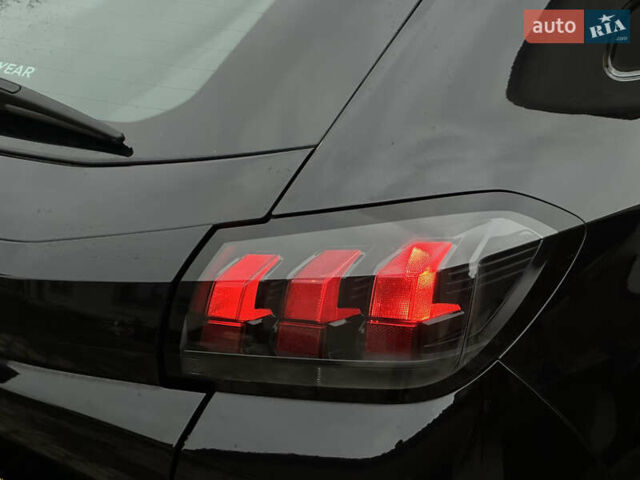 Черный Пежо e-208, объемом двигателя 0 л и пробегом 41 тыс. км за 13500 $, фото 3 на Automoto.ua