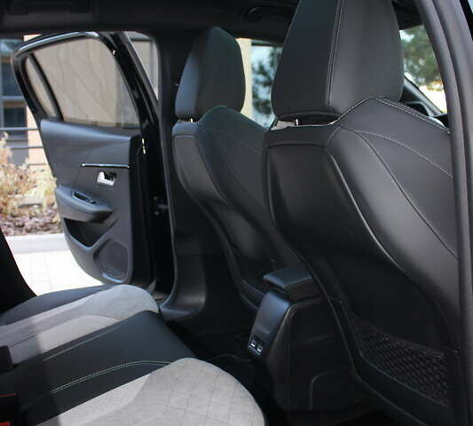 Чорний Пежо e-208, об'ємом двигуна 0 л та пробігом 78 тис. км за 15950 $, фото 63 на Automoto.ua