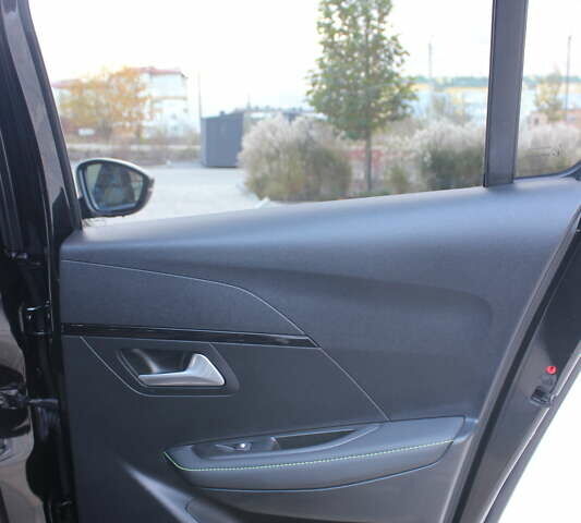 Чорний Пежо e-208, об'ємом двигуна 0 л та пробігом 78 тис. км за 15950 $, фото 53 на Automoto.ua