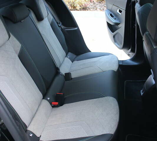 Чорний Пежо e-208, об'ємом двигуна 0 л та пробігом 78 тис. км за 15950 $, фото 58 на Automoto.ua