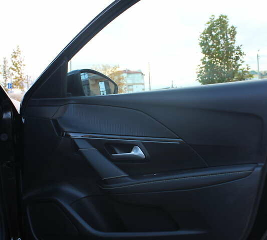 Чорний Пежо e-208, об'ємом двигуна 0 л та пробігом 78 тис. км за 15950 $, фото 52 на Automoto.ua