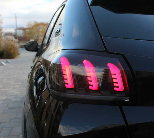 Чорний Пежо e-208, об'ємом двигуна 0 л та пробігом 78 тис. км за 15950 $, фото 10 на Automoto.ua