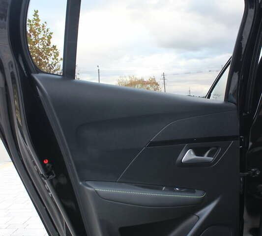 Чорний Пежо e-208, об'ємом двигуна 0 л та пробігом 78 тис. км за 15950 $, фото 51 на Automoto.ua