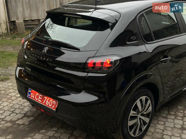 Черный Пежо e-208, объемом двигателя 0 л и пробегом 41 тыс. км за 13500 $, фото 2 на Automoto.ua