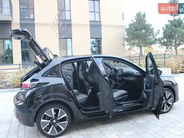 Чорний Пежо e-208, об'ємом двигуна 0 л та пробігом 78 тис. км за 15950 $, фото 8 на Automoto.ua