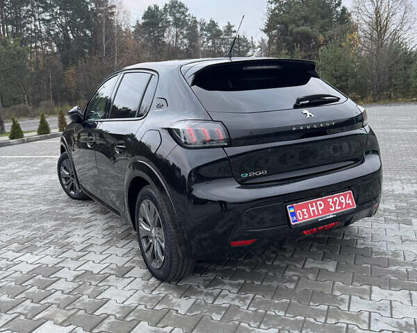 Черный Пежо e-208, объемом двигателя 0 л и пробегом 99 тыс. км за 12699 $, фото 5 на Automoto.ua