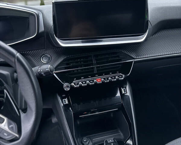 Черный Пежо e-208, объемом двигателя 0 л и пробегом 99 тыс. км за 12699 $, фото 15 на Automoto.ua