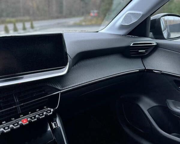 Черный Пежо e-208, объемом двигателя 0 л и пробегом 99 тыс. км за 12699 $, фото 16 на Automoto.ua