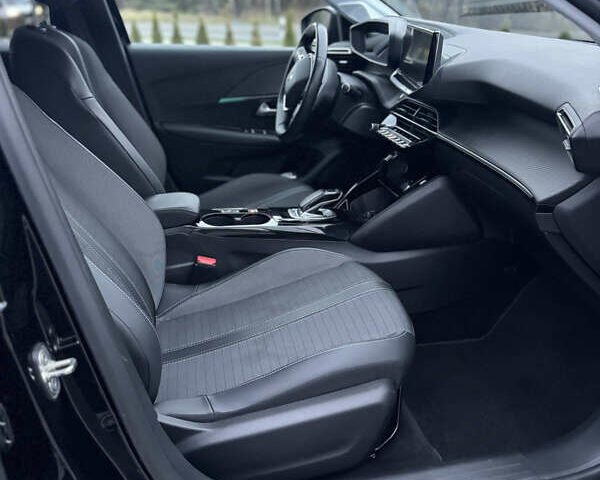 Черный Пежо e-208, объемом двигателя 0 л и пробегом 99 тыс. км за 12699 $, фото 22 на Automoto.ua