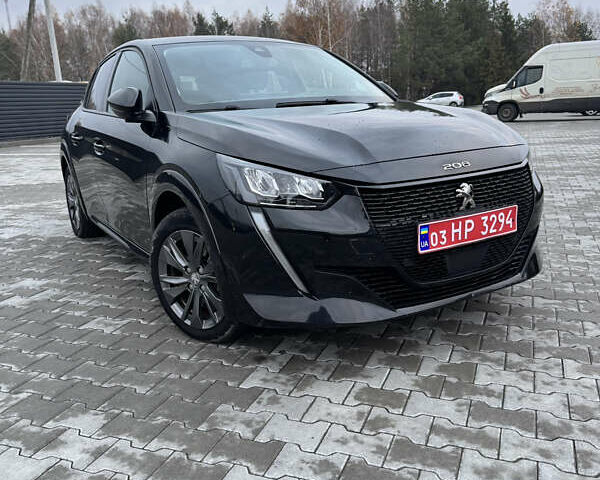 Черный Пежо e-208, объемом двигателя 0 л и пробегом 99 тыс. км за 12699 $, фото 3 на Automoto.ua