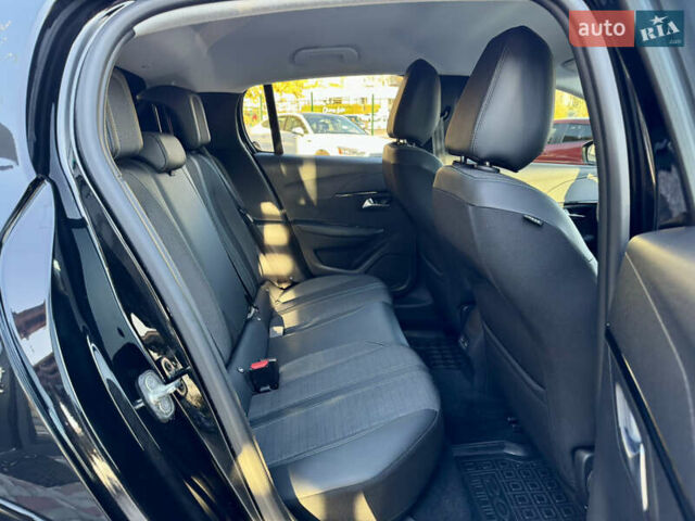 Чорний Пежо e-208, об'ємом двигуна 0 л та пробігом 20 тис. км за 14900 $, фото 3 на Automoto.ua