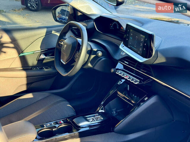 Чорний Пежо e-208, об'ємом двигуна 0 л та пробігом 20 тис. км за 14900 $, фото 1 на Automoto.ua