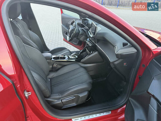 Красный Пежо e-208, объемом двигателя 0 л и пробегом 76 тыс. км за 14950 $, фото 15 на Automoto.ua